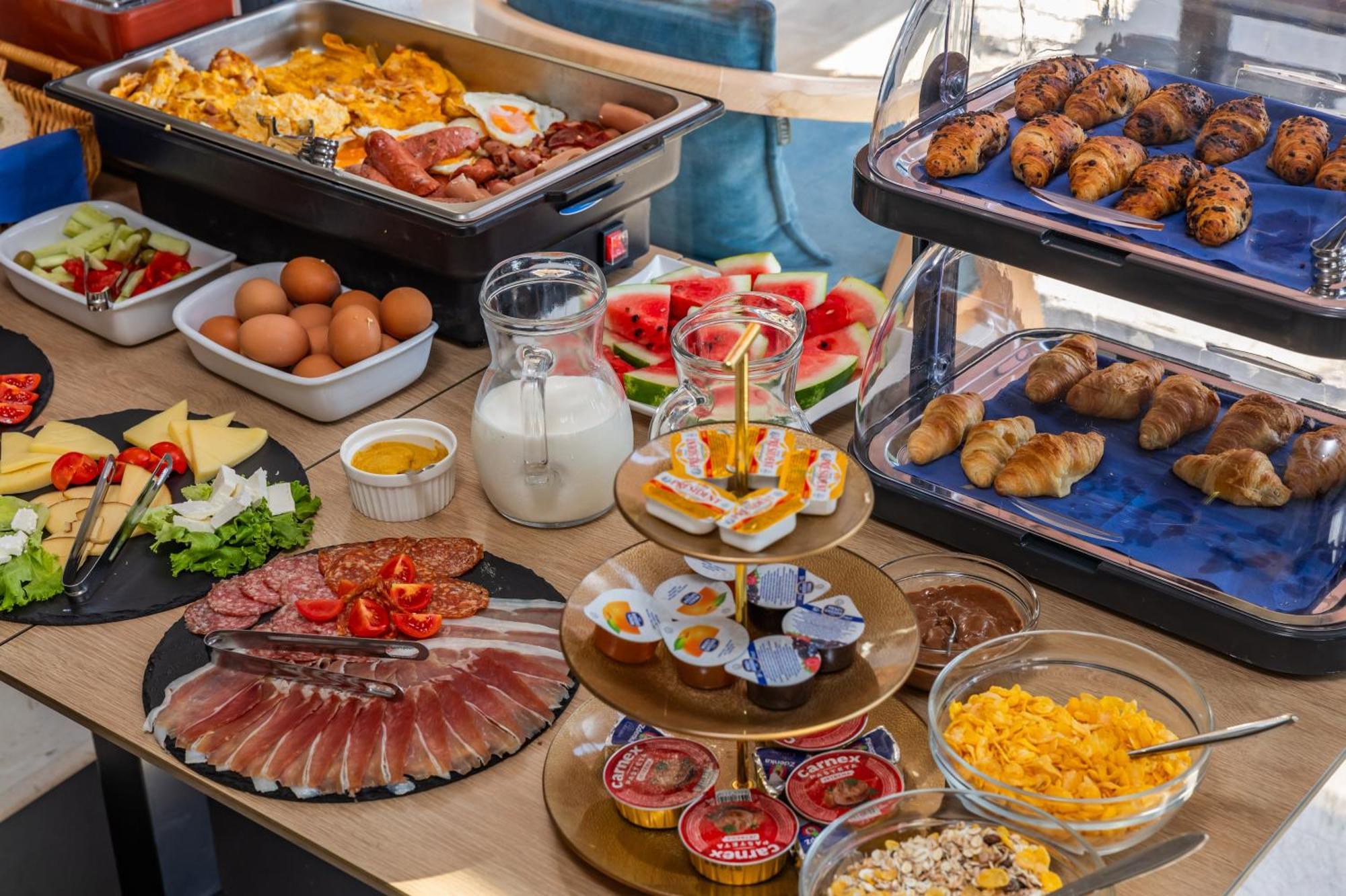 Hotel Aquilo Petrovac Zewnętrze zdjęcie