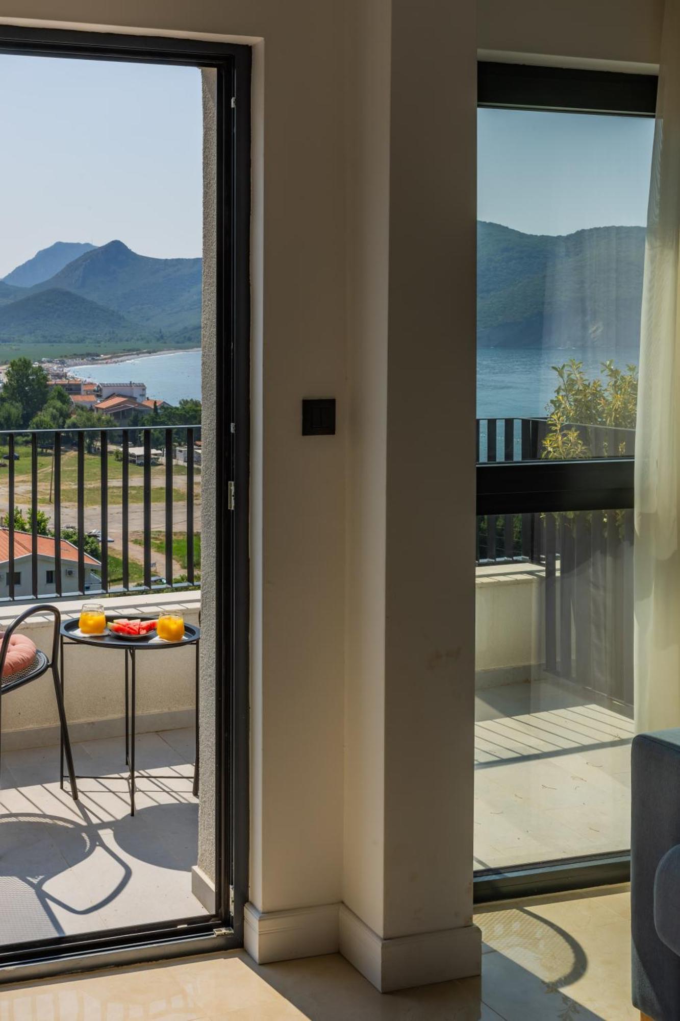 Hotel Aquilo Petrovac Zewnętrze zdjęcie