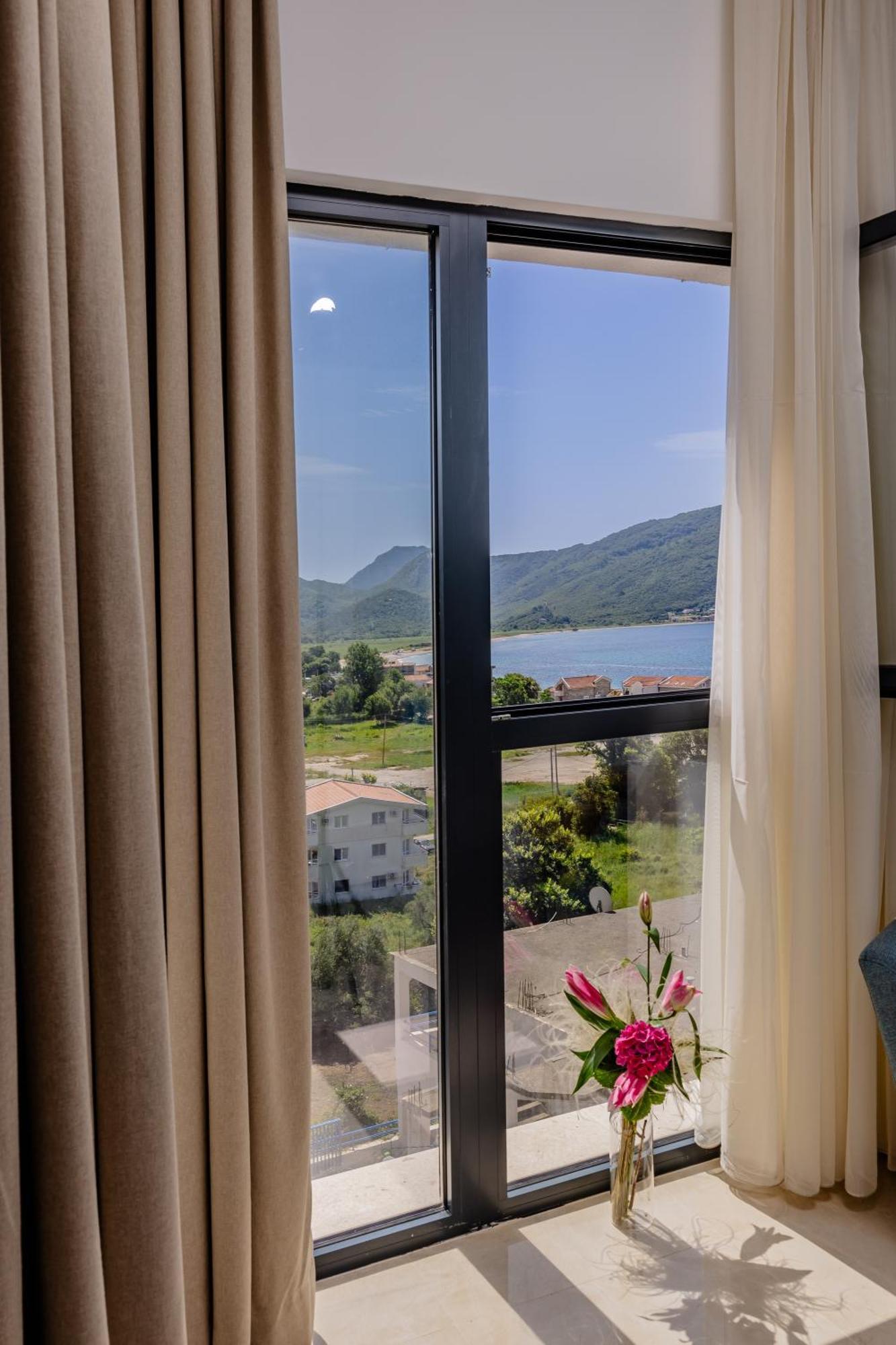 Hotel Aquilo Petrovac Zewnętrze zdjęcie