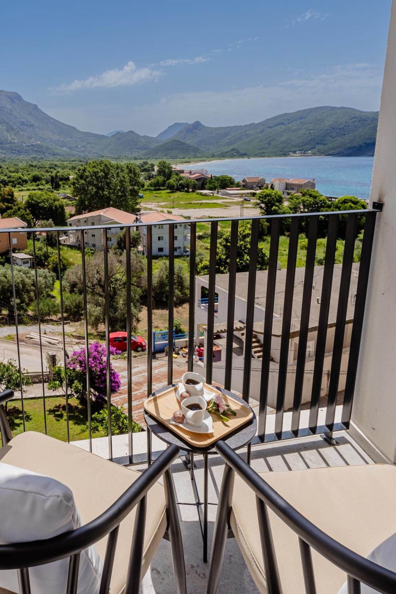 Hotel Aquilo Petrovac Zewnętrze zdjęcie