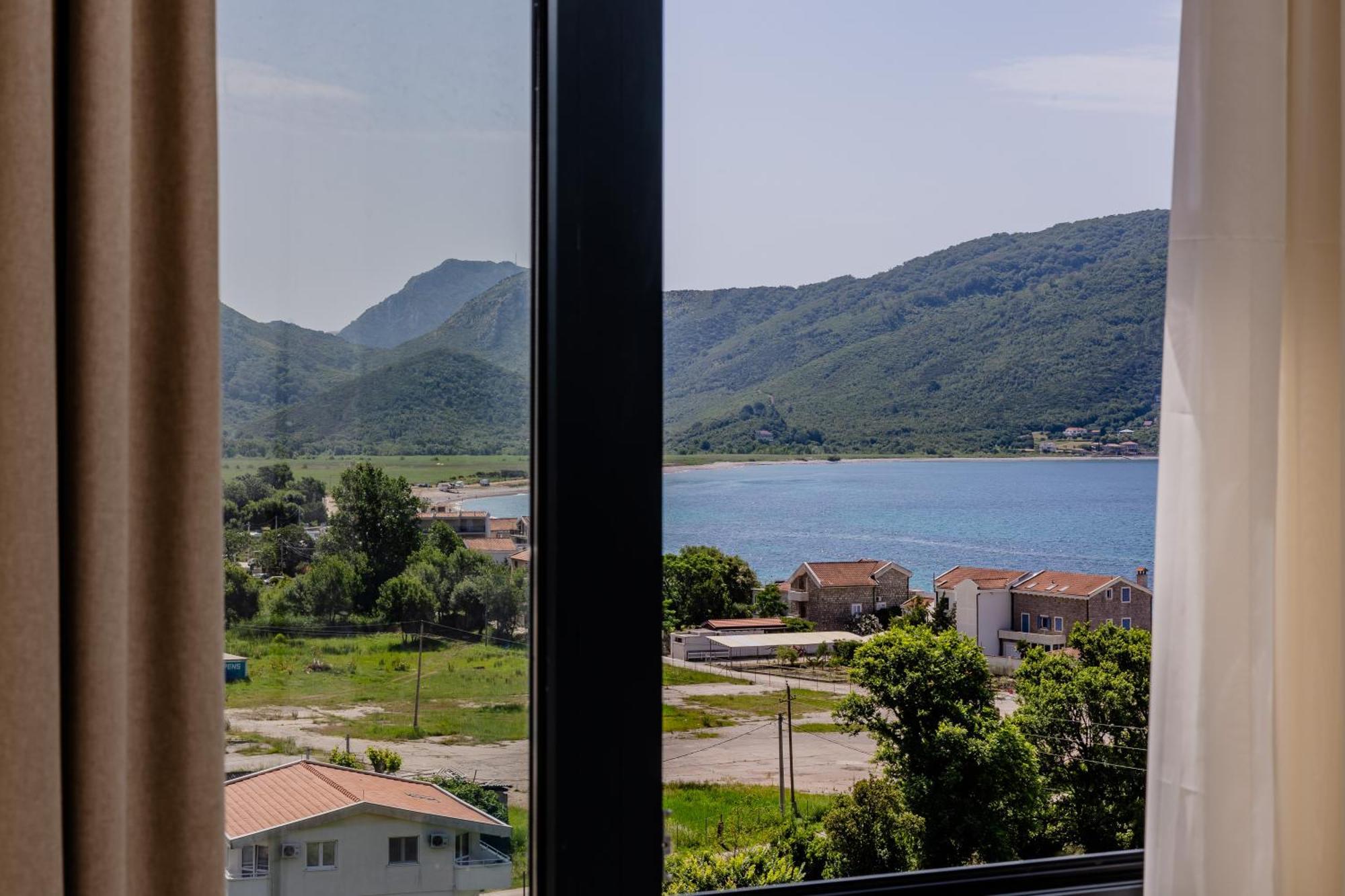 Hotel Aquilo Petrovac Zewnętrze zdjęcie
