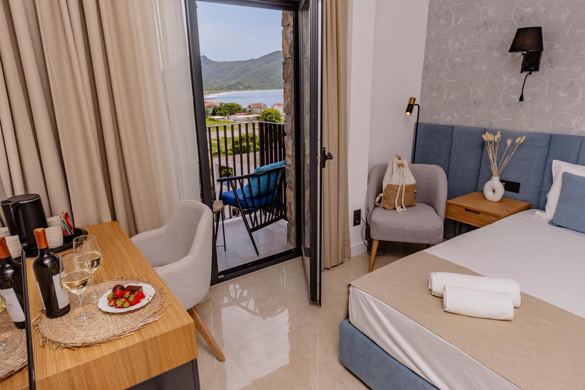 Hotel Aquilo Petrovac Zewnętrze zdjęcie